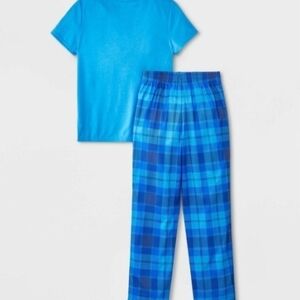 Cat & Jack Boy's M(8) Short sleeved shirt and pants pajama set.